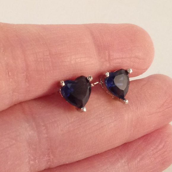Silver Plated Navy Blue Heart Cut Diamond Zircon Stud Earrings Gorgeous Gift - Picture 6 of 6